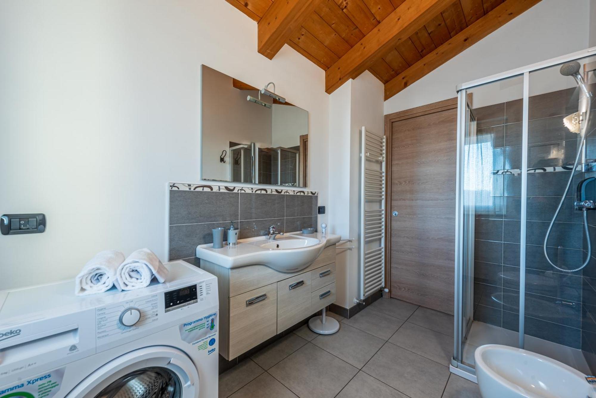 In Piazzetta Holiday Apartments, Barolo Exteriér fotografie