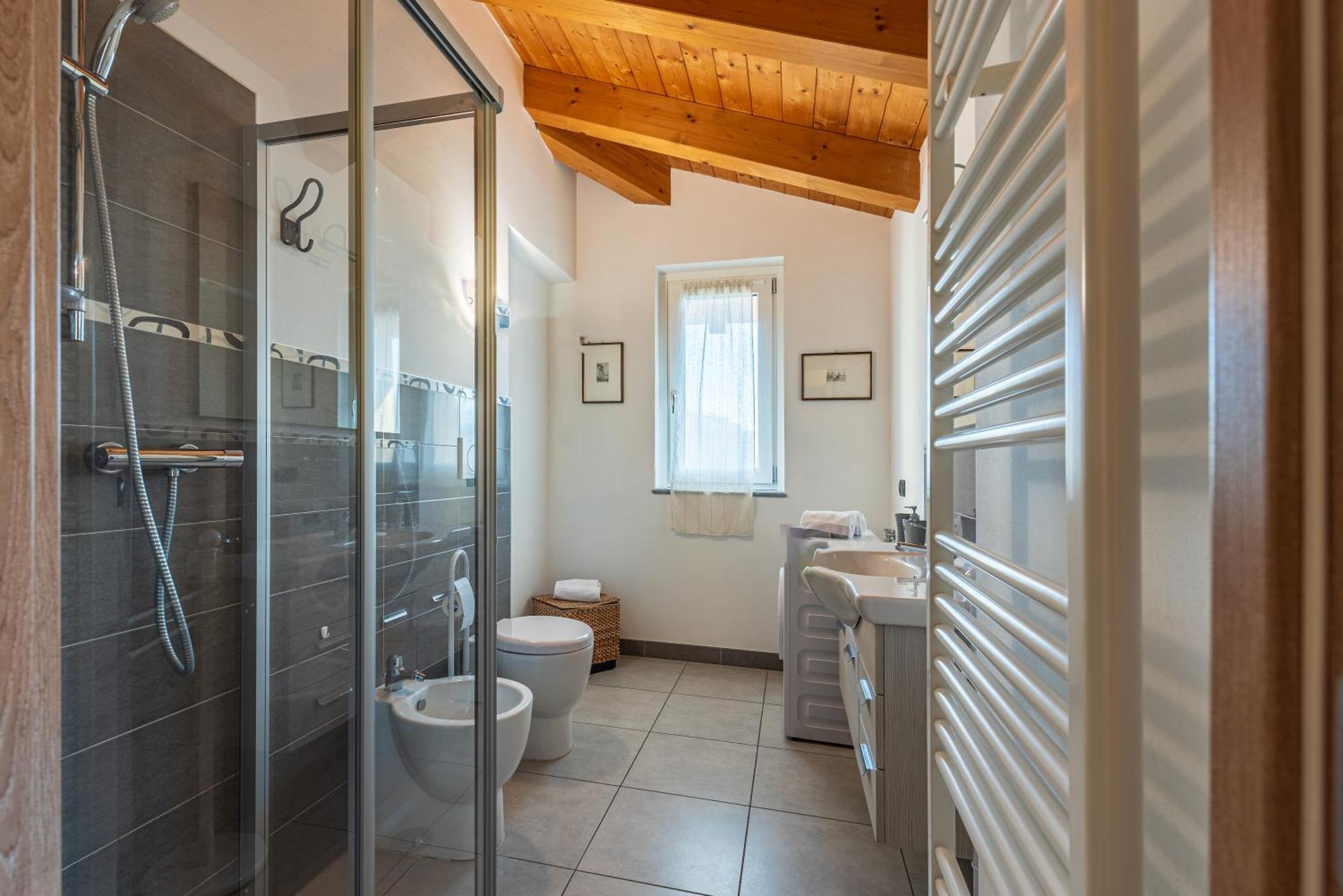 In Piazzetta Holiday Apartments, Barolo Exteriér fotografie