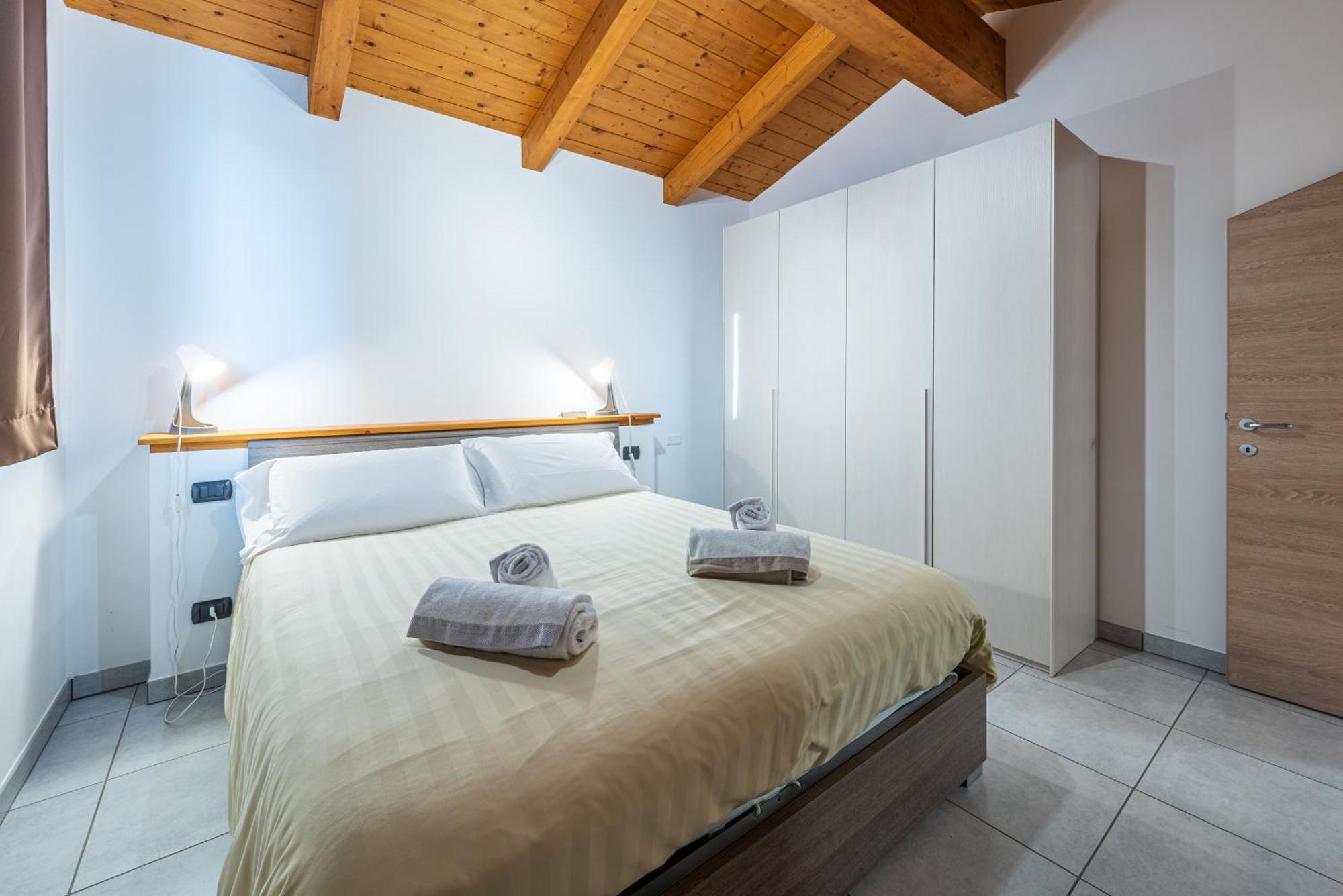 In Piazzetta Holiday Apartments, Barolo Exteriér fotografie